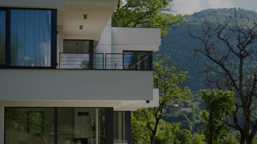 فيلا بتصميم هندسي مربع في السعودية